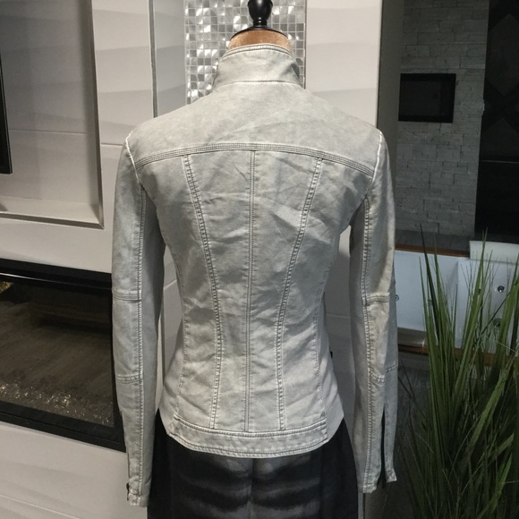 Jacket - Picture 7 of 9